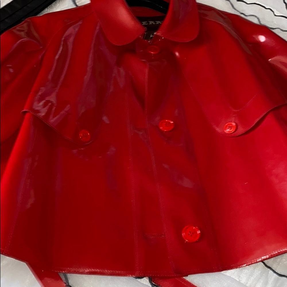 Burberry Fire engine red patent  trench jkt.